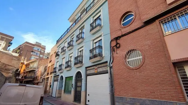 SE VENDE local comercial OKUPA en C Calle López Lacal Ign 1 — 2