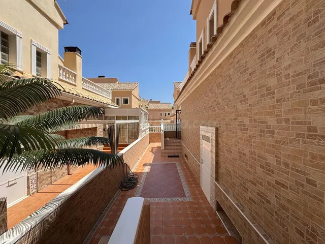 Casa 3 habitaciones 91m² en venta - Urbanizaciones