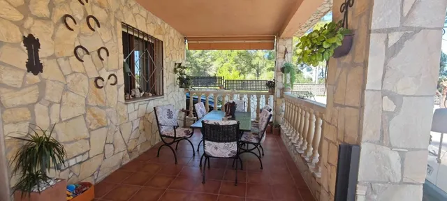 Espectacular Chalet Adosado con Piscina, Terrazas y Diseño Exclusivo — 10