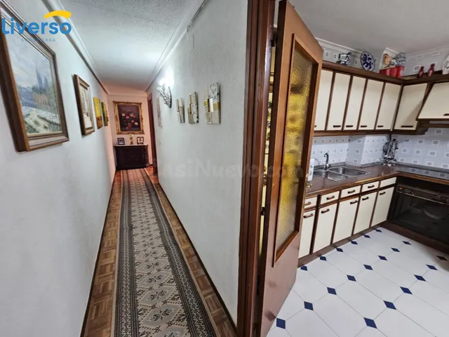 SE VENDE PRECIOSO PISO EN EL CENTRO DE BURGOS, GRAN TAMAÑO!! - foto 2