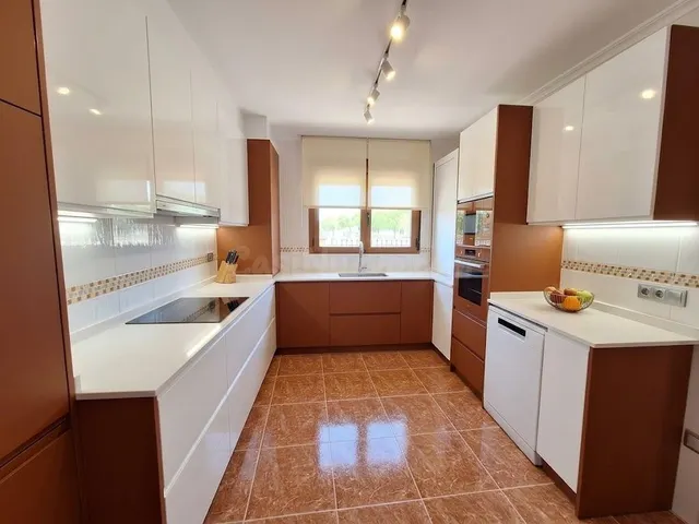 Oportunidad: Bungalow de esquina, a estrenar, en Pinoso | 4 