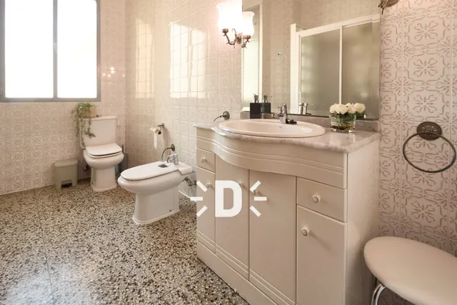 SE ALQUILA VIVIENDA EN VALENCIA — 30