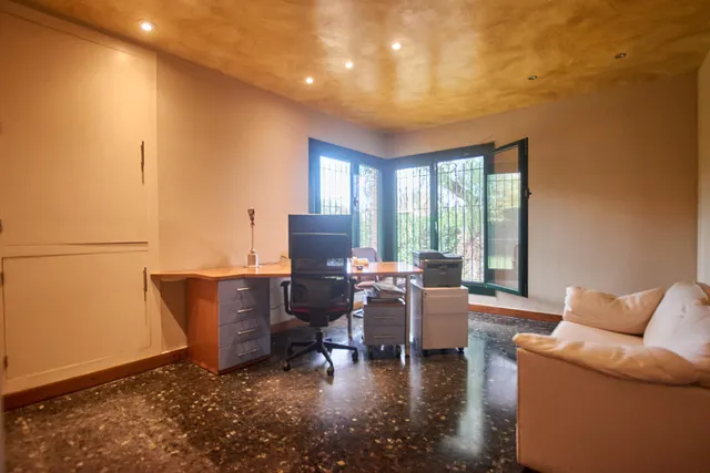 EN VENTA CASA EN VILANOVA I LA GELTRÚ (ZONA L´ARAGAI) — 24