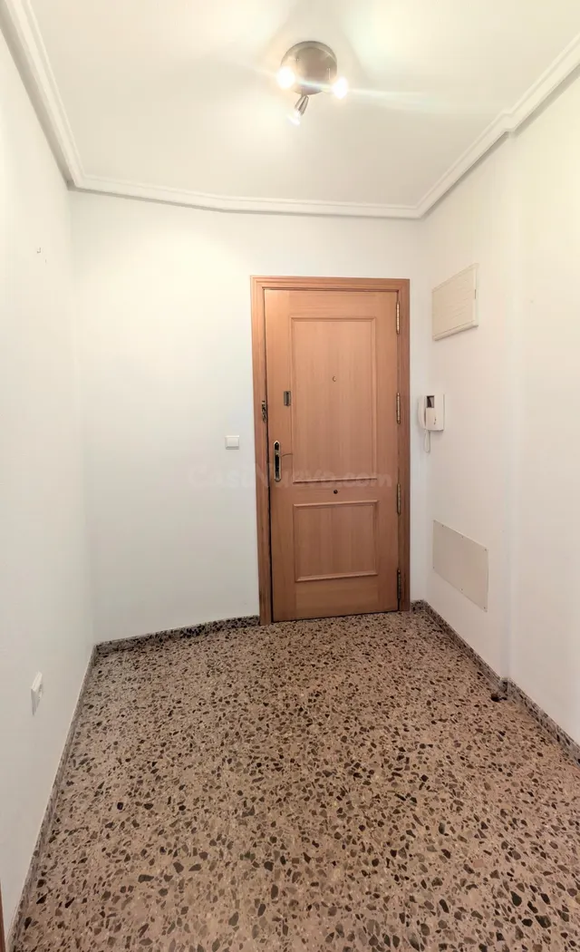 SECTOR 5, VIVIENDA MUY LUMINOSA, OBRA SEMINUEVA, CON ASCENSO - foto 4