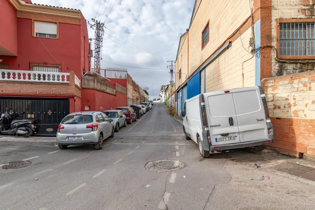 NAVE INDUSTRIAL DE 240M2 EN JUN-GRANADA — 33