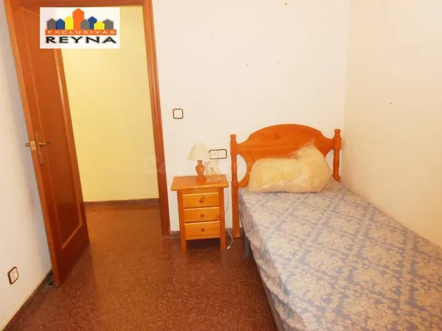 VIVIENDA ENTRESUELO CON CUATRO DORMITORIOS - foto 4