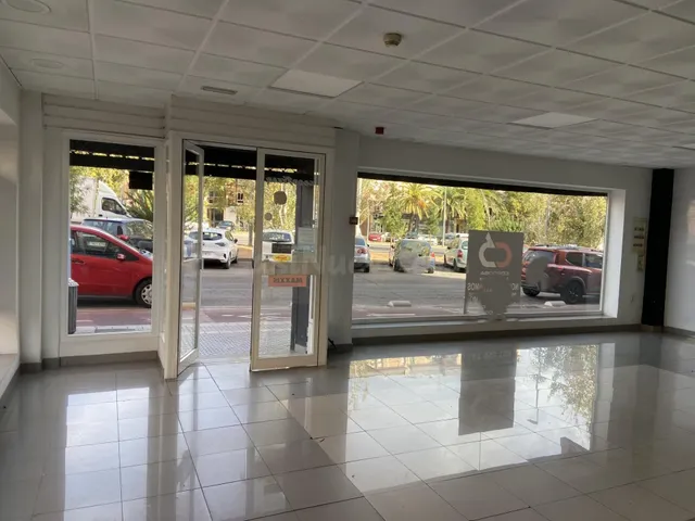 Local Comercial en Avenida de Carlos III. Haciendo Esquina - foto 5