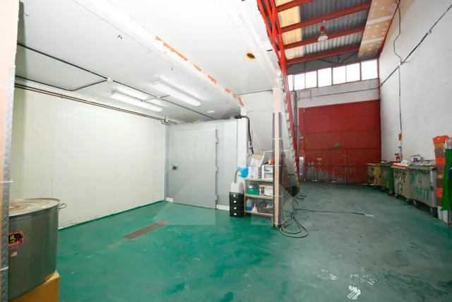 NAVE INDUSTRIAL CON CÁMARAS FRIGORÍFICAS - foto 3