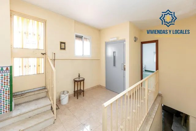 Local + vivienda en Avda. Cadiz — 7