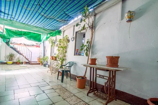 CASA EN SAN ROQUE TOTALMENTE EXTERIOR CON MUCHAS POSIBILIDADES PATIO AMPLIO Y TERRAZAS — 4