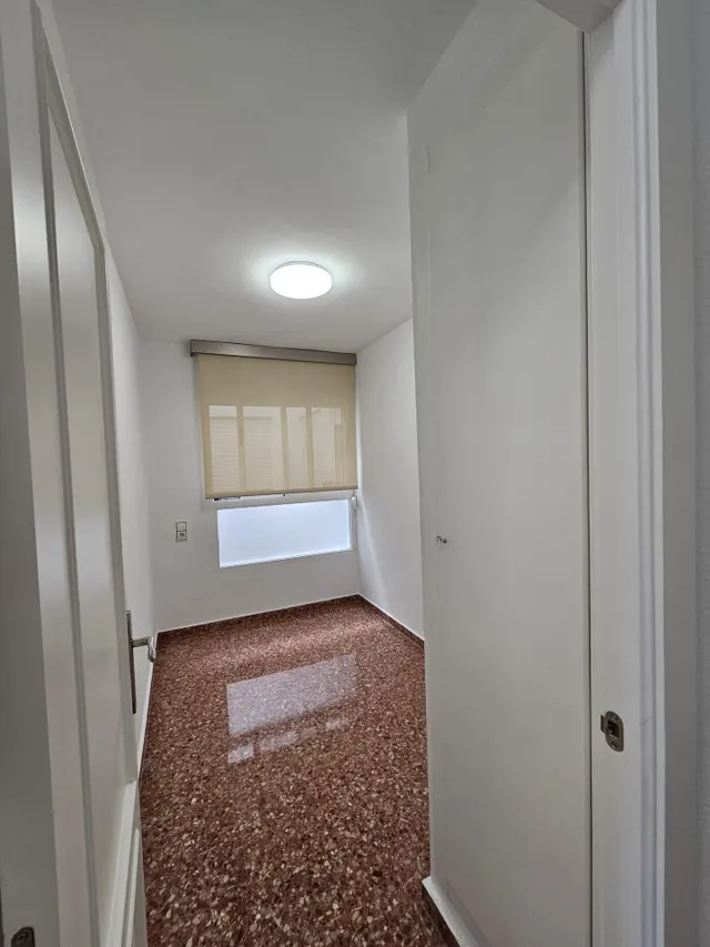 PISO REFORMADO FRENTE A LA estación DEL METRO DE LLIRIA — 17