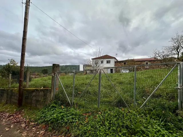 DOS Casas Adosadas, con Finca 1.800 m2. TOEN. - foto 2