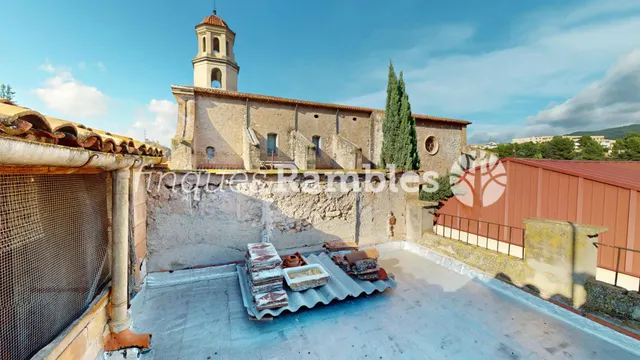 Casa de poble al centre de La Pobla de Claramunt amb molt potencial — 34