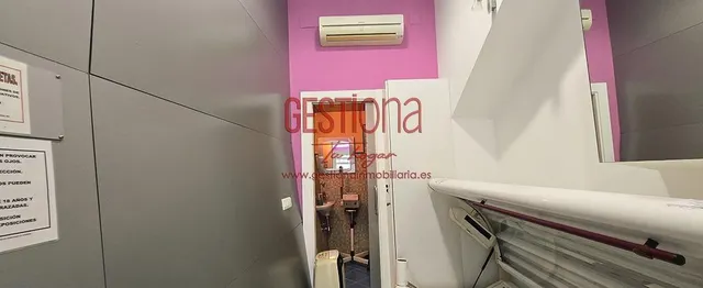 LOCAL COMERCIAL EN LA CALLE CISNEROS. SANTANDER — 18