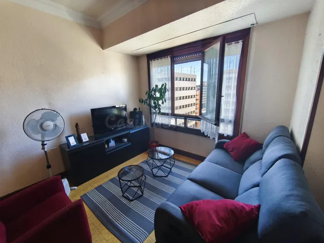 FANTASTICA OPORTUNIDAD 8º PISO 92m2 en AVENIDA GASTEIZ esq.  - foto 2