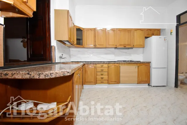 ATRACTIVA Y AMPLIA PLANTA BAJA CON PATIO Y TERRAZA, CERCA DE - foto 5