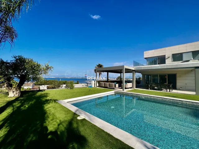 Roses | Exclusiva villa de lujo con piscina, ascensor y vist
