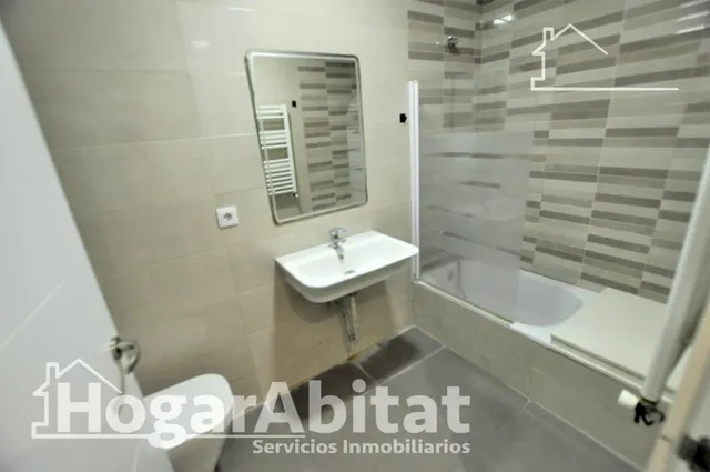 ¡REFORMADO! EXTERIOR CON ASCENSOR, BALCÓN Y TERRAZA — 28