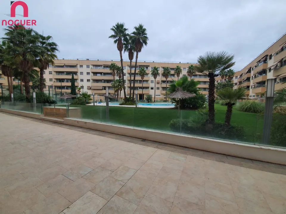 SE VENDE AMPLIA PLAZA DE APARCAMIENTO EN ZONA RESIDENCIAL