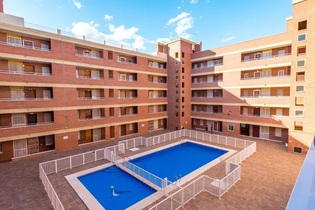 Apartamento con gran terraza y piscina en Playa de los Náufragos — 30