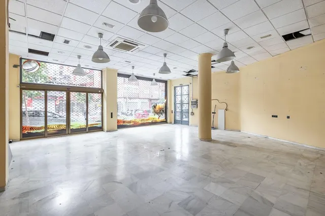 LOCAL COMERCIAL EN ARABIAL JUNTO HIPERCOR — 8