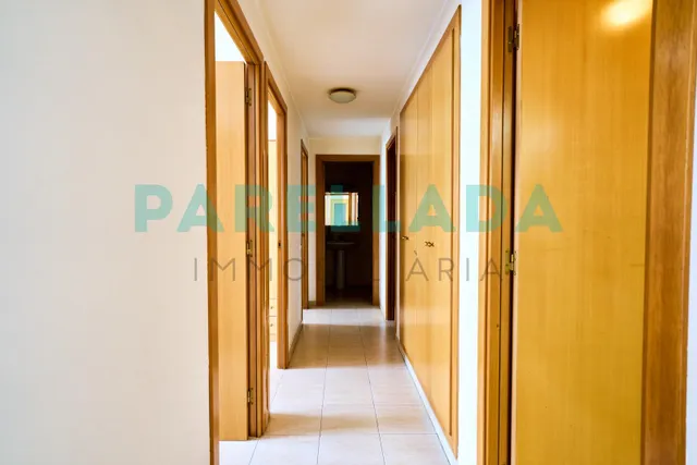Piso de 3 habitaciones con parking junto al Puerto de Badalona — 22
