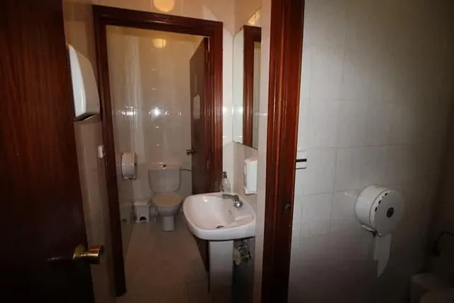 Local comercial actualmente funciona como restaurante en zona Centro de Benidorm. — 10