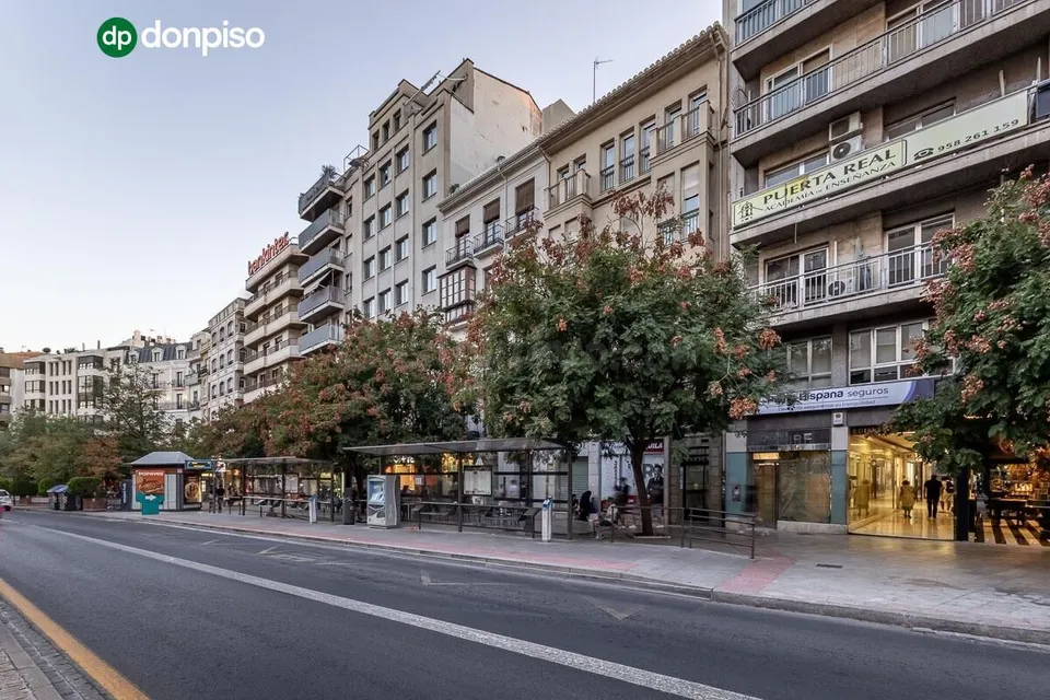 OFICINA EN ACERA DEL DARRO