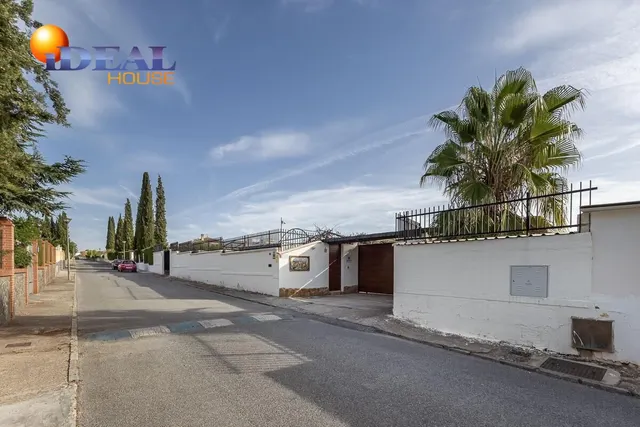 Chalet independiente con pozo propio y placas solares — 37