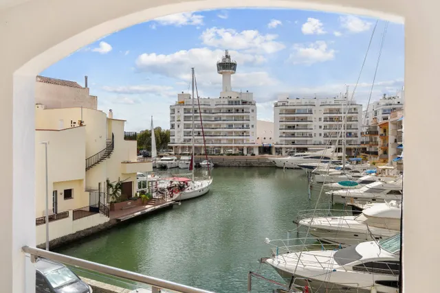 ¡Descubre esta fantastica vivienda en Empuriabrava!
