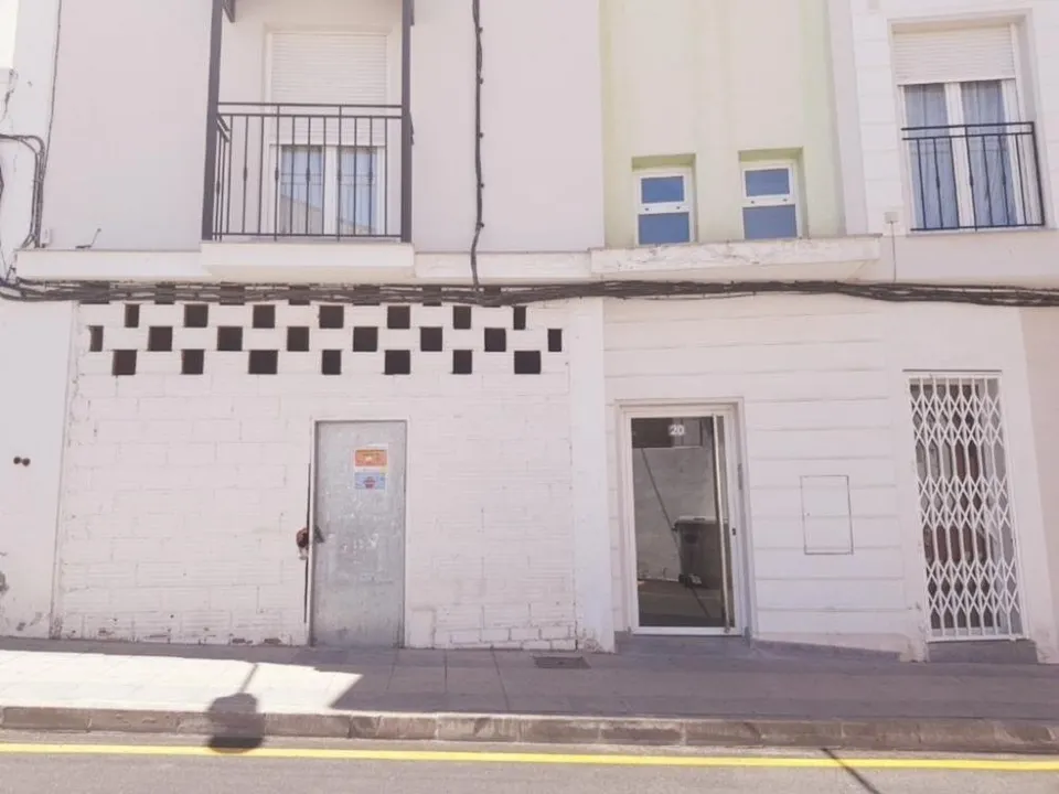 LOCAL EN VENTA EN CALLE ESCRIBANO