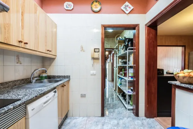 Casa de 4 plantas en zona céntrica de La Laguna · Ideal para - foto 5