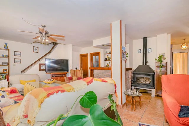 AMPLIA VIVIENDA EN CHAUCHINA CON PISCINA — 21
