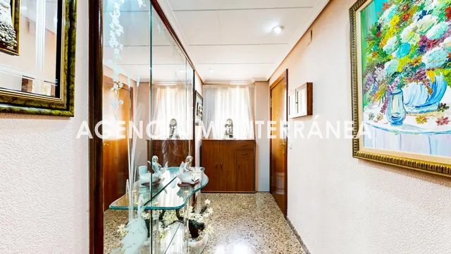 Piso en venta en Torrent, con tres habitaciones y dos baños. — 6