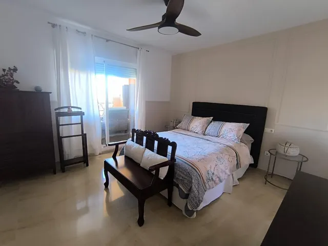 Calahonda - Piso 2 Dormitorios, Garaje, 4 Piscinas — 30