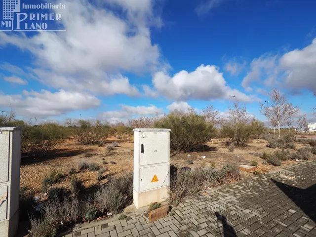 Se vende solar en esquina en el poligono los portales Tomell - foto 2