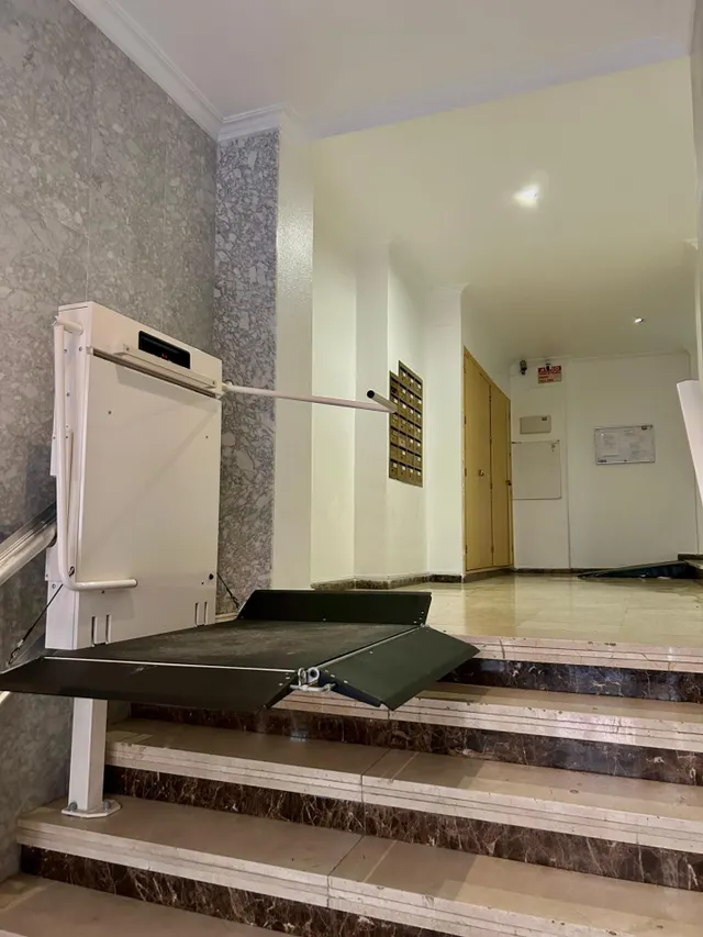 ¡Oportunidad Única! Ático para Reformar en el Centro de Torrevieja con Vistas Despejadas. — 18