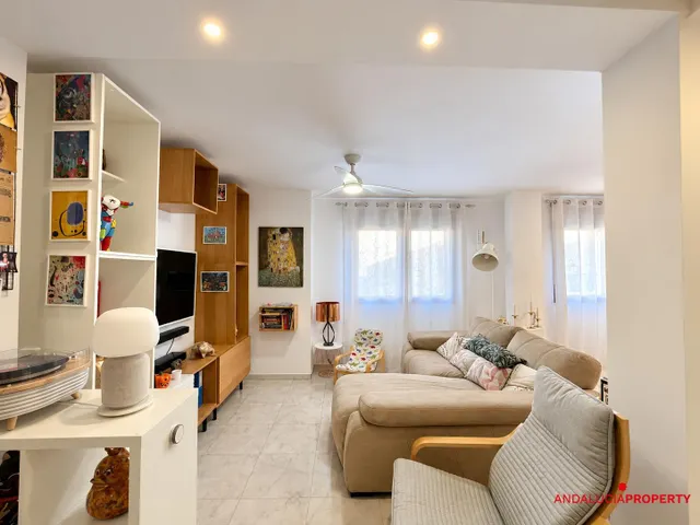 Exclusiva vivienda unifamiliar de 277 m2 junto a Avenida de  - foto 3