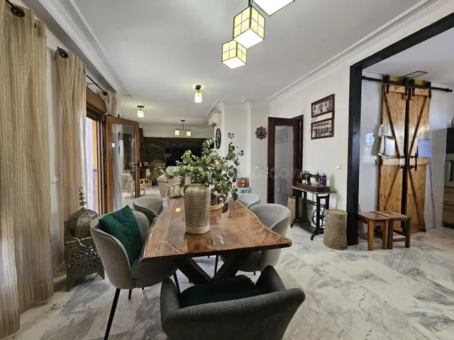 Chalet adosado exclusivo con ascensor, garaje para 4 coches 