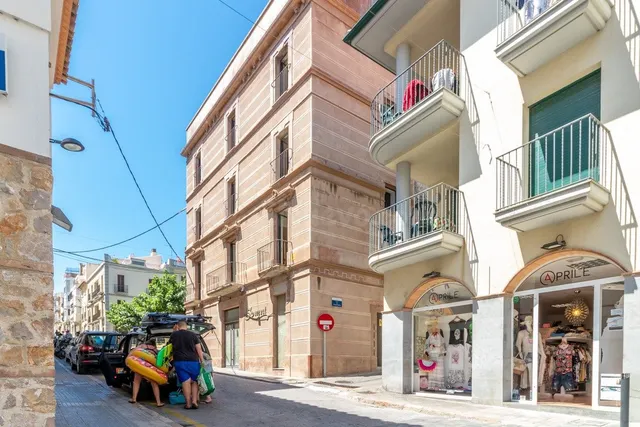 OPORTUNIDAD!! Edificio situado a tan solo 70 metros de la pl - foto 4