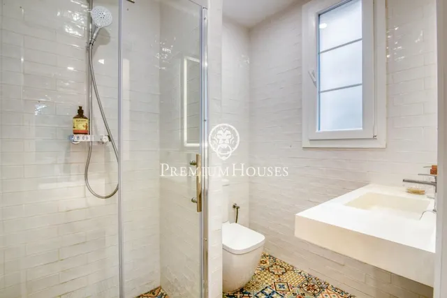 Casa con piscina y jardín en Sant Jordi d'Alfama — 48