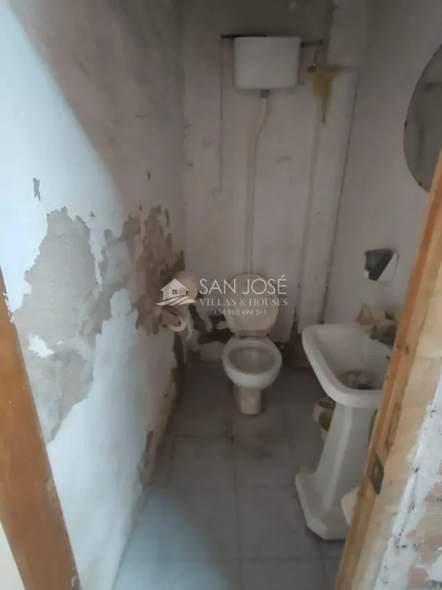 VENTA DE CASA-ALMACEN EN ASPE,ZONA PROSPERIDAD. — 4