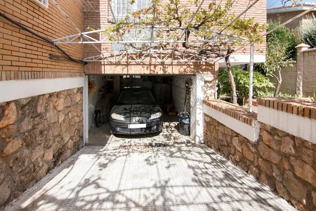 MAGNIFICO CHALET CON PISCINA EN COLINAS BERMEJAS — 46