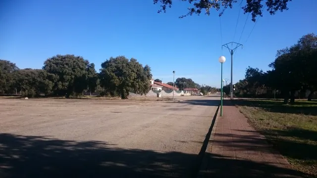 Urbis te ofrece Parcela en venta dotacional en Urb. La Rad d - foto 2