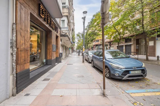 Piso de 87 m2 con 3 dormitorios en Pedro Antonio de Alarcón 27, junto a Recogidas — 43