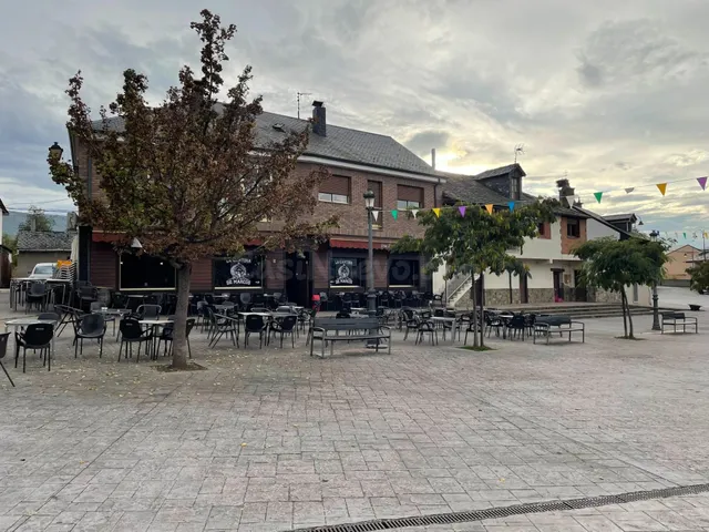 Venta de casa con bar en Toral de Merayo - foto 2