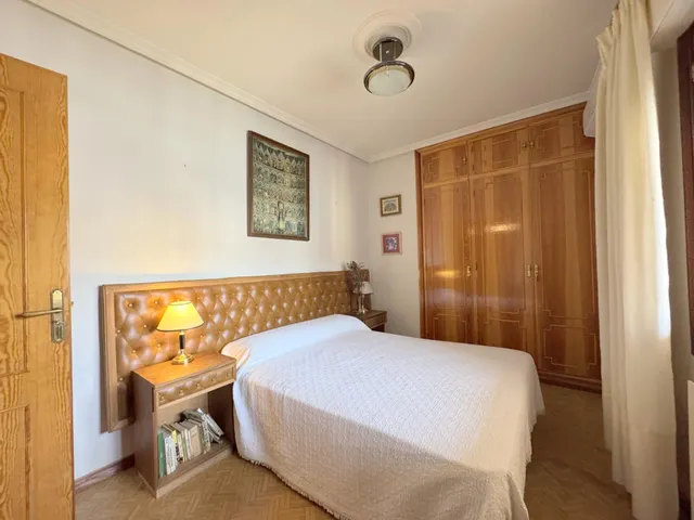 CASA EN LA EMBLEMATICA PLAZA DEL CASTILLO DE CANDELEDA — 17