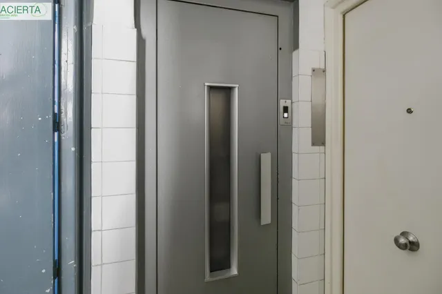 ✨ EXCLUSIVO PISO DE 253 m2 EN GRANADA CENTRO – 2.800 €/MES DE RENTABILIDAD — 27
