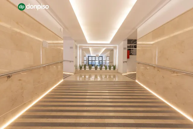 Estupendo piso  en la última planta en calle doctor azpitarte — 28