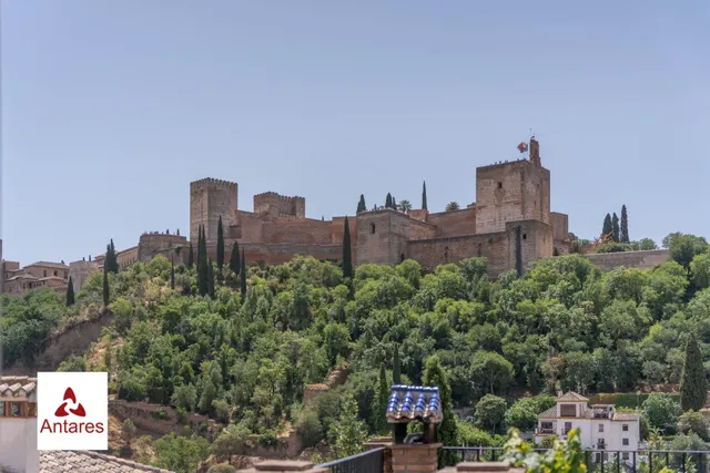 Espectacular casa con vistas directas a la Alhambra y Licencia Turística Activa en el Albaicín — 24